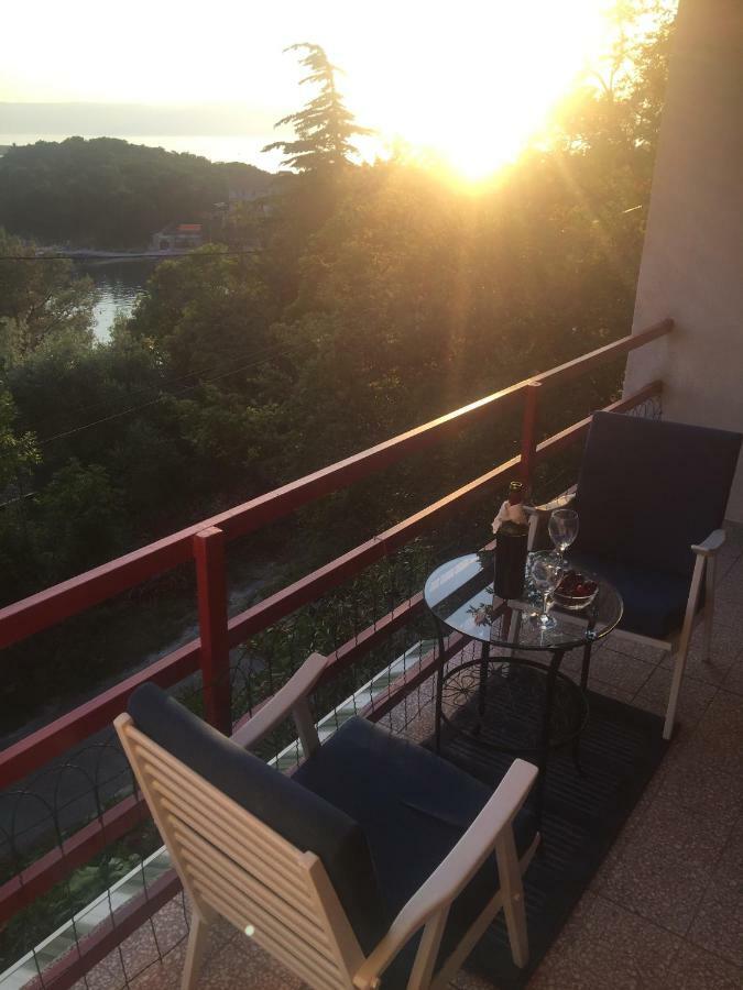 Apartman Cvenkica Omišalj Exterior foto