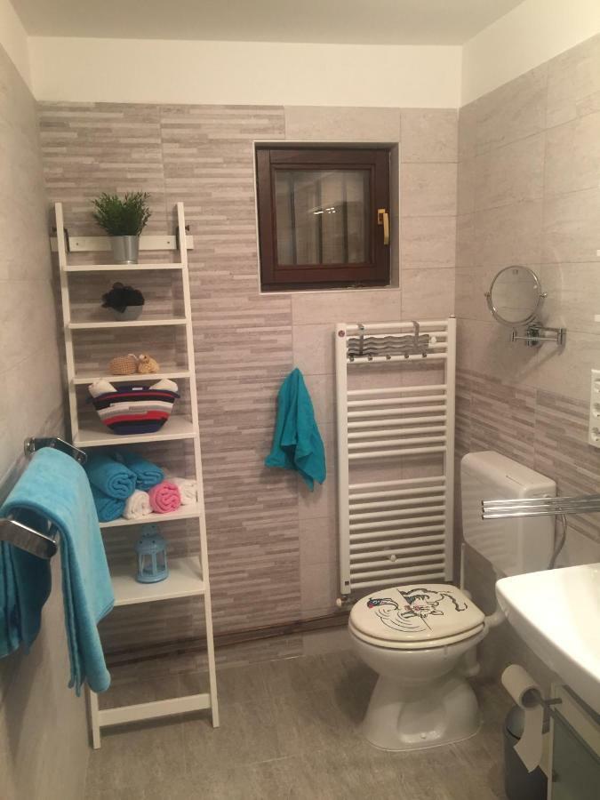 Apartman Cvenkica Omišalj Exterior foto